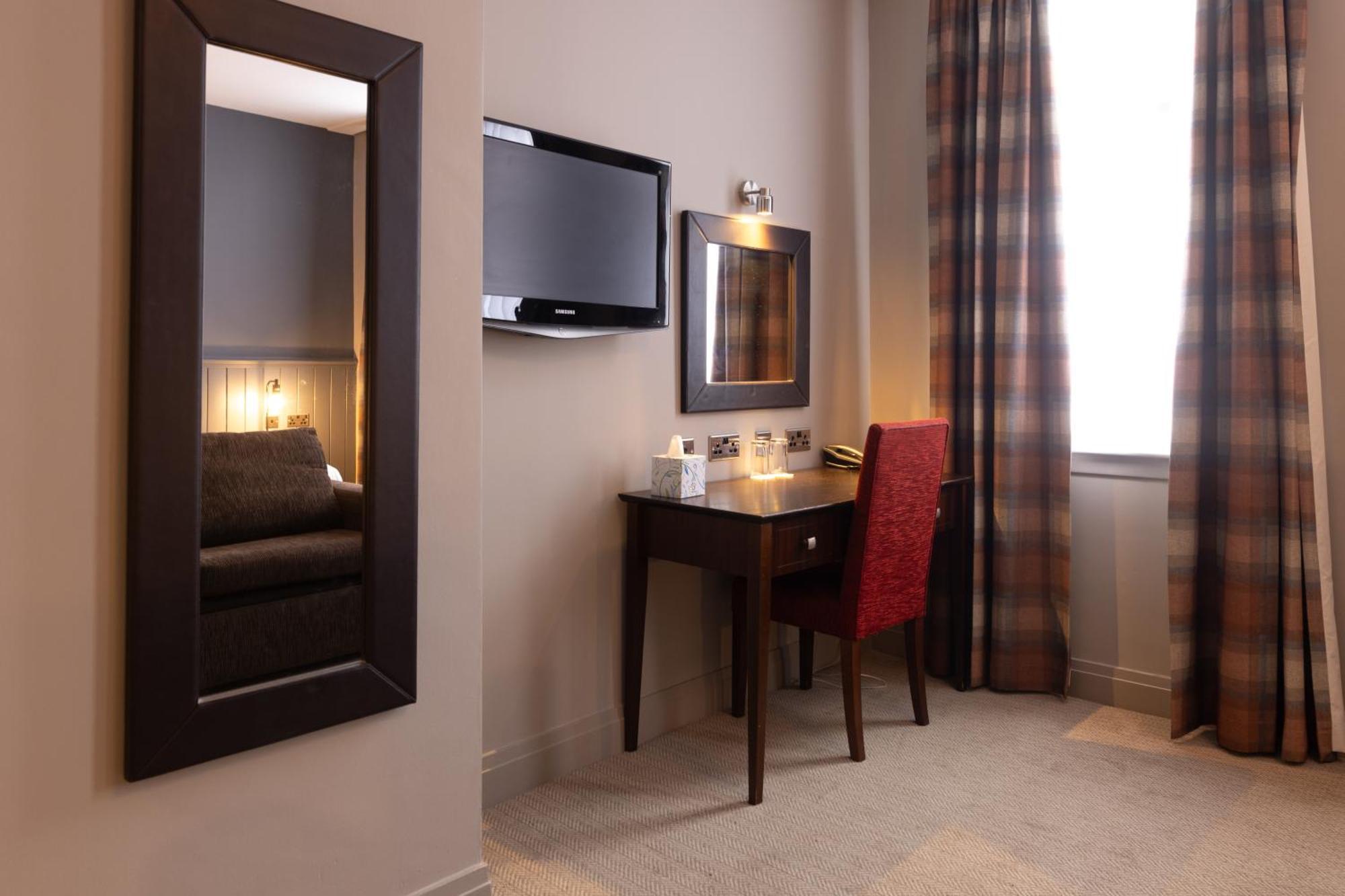 Rosslea Hall Hotel Rhu Rum bild