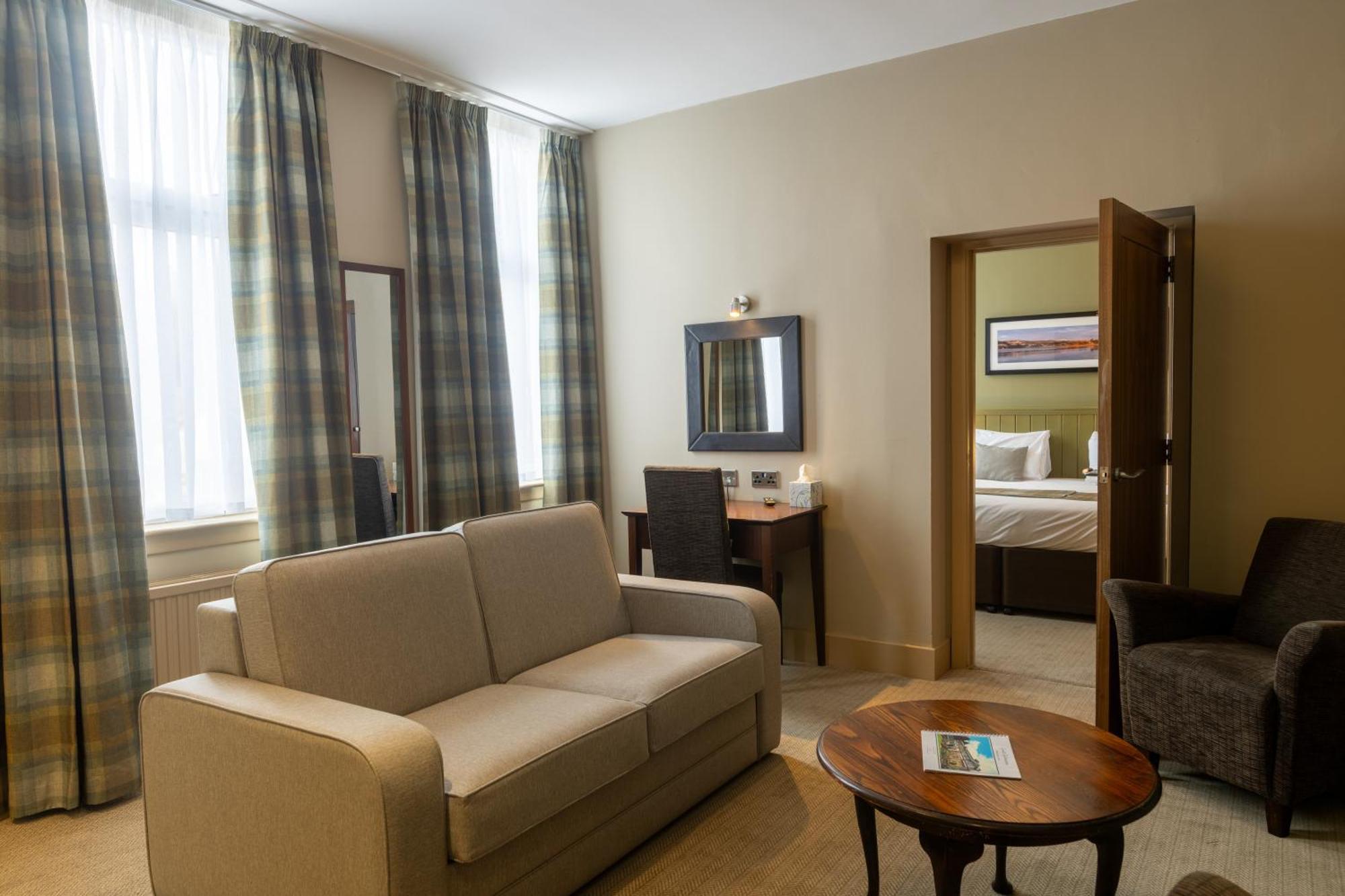 Rosslea Hall Hotel Rhu Rum bild